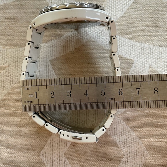 Guess Mother of Pearl Swarovski Crystal Large Face White Bracelet Watch 40mm - Picture 13 of 14